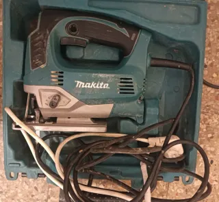 Sierra de calar Makita con maletín jv0600