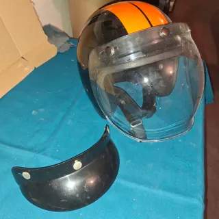 Casco Moto Naranja y Negro con Visera