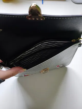 Bolso Estampado con Parches y Rayas