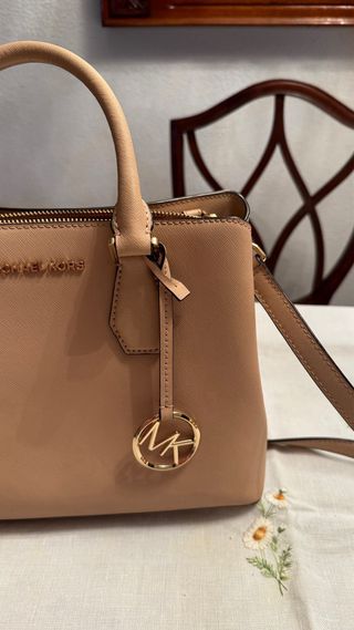Bolso Michael Kors Beige y Dorado
