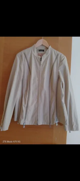 Chaqueta de cuero marrón