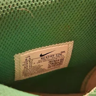 Zapatillas Nike Beige y Verde Talla 42