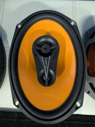 Bandeja Trasera Golf 4 con Altavoces Hercz