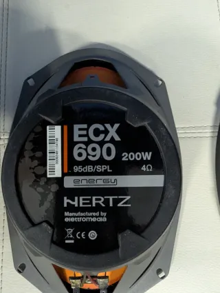 Bandeja Trasera Golf 4 con Altavoces Hercz