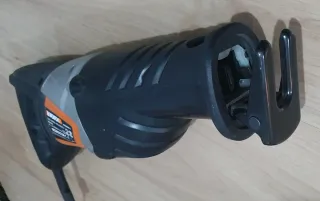 Sierra de sable Worx 800W