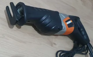 Sierra de sable Worx 800W