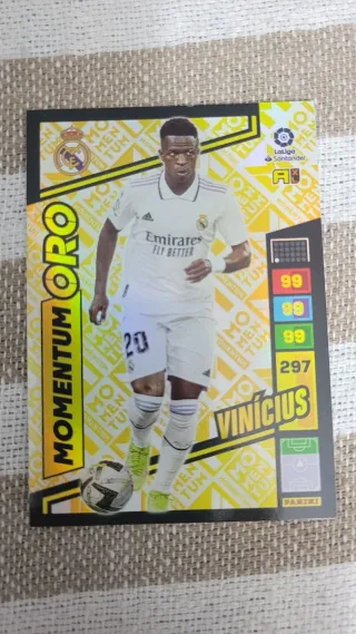 Cromo Panini Momentum Oro Vinicius Jr.