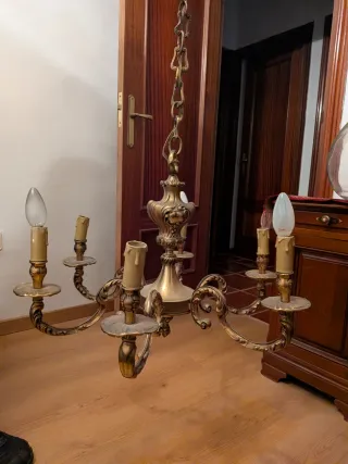 Lámpara araña de techo antigua