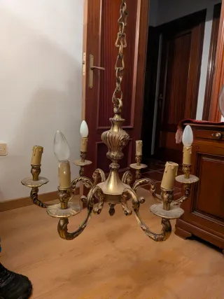 Lámpara araña de techo antigua