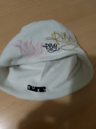Gorro Roxy blanco .