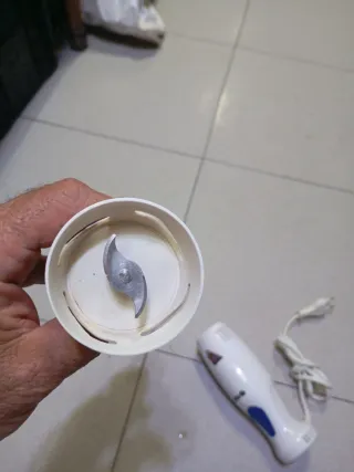 Batidora de mano blanca