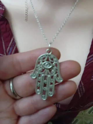 Collana in acciaio con mano fatima