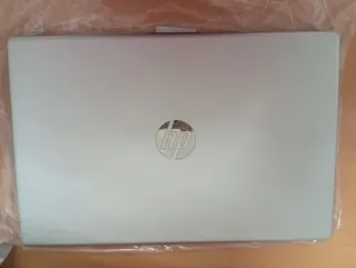 Ordenador portátil HP Laptop 15-fd0045ns . 512 GB