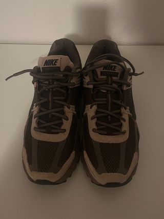 Zapatillas Nike Beige y Marrón