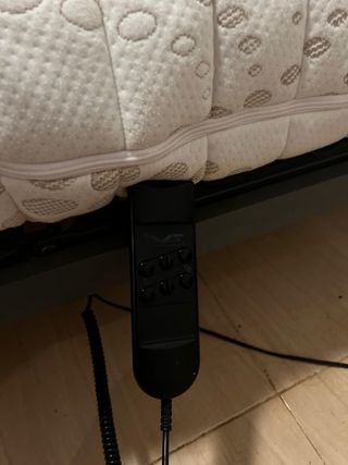 Cama articulada con mando