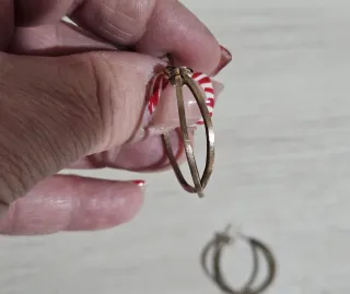 Pendientes aro dorados entrelazados