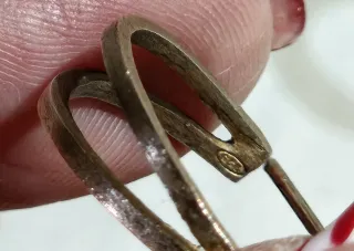 Pendientes aro dorados entrelazados