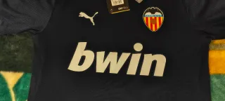 Camiseta training del Valencia CF. Talla S