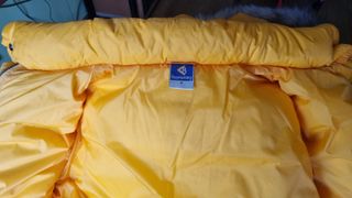 Chaqueta plumífero Boomerang amarilla