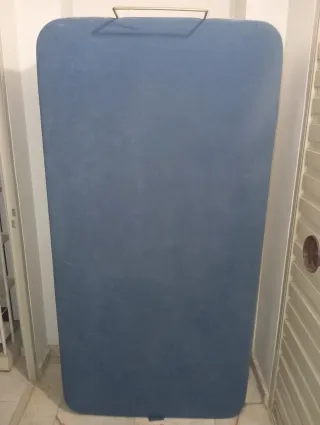 Canape azul de tela.