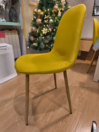 Silla Nórdica Amarilla Tapizada