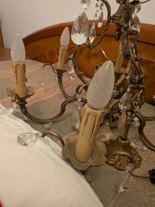 Lámpara araña antigua con cristales