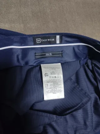 Traje de hombre azul marino