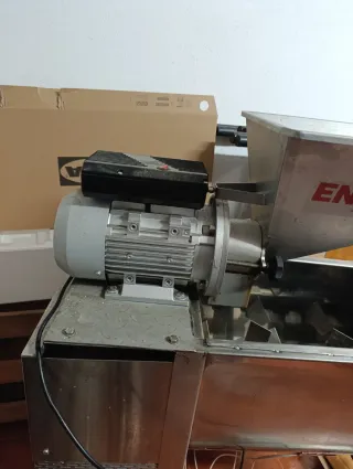 Prensa de Aceite , trituradora y amasadora