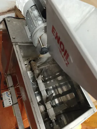 Prensa de Aceite , trituradora y amasadora