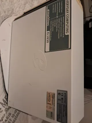 Ordenador sobremesa eMachines EL1830 + Monitor Ace