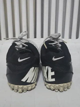 Zapatillas Nike Fútbol Blancas y Negras