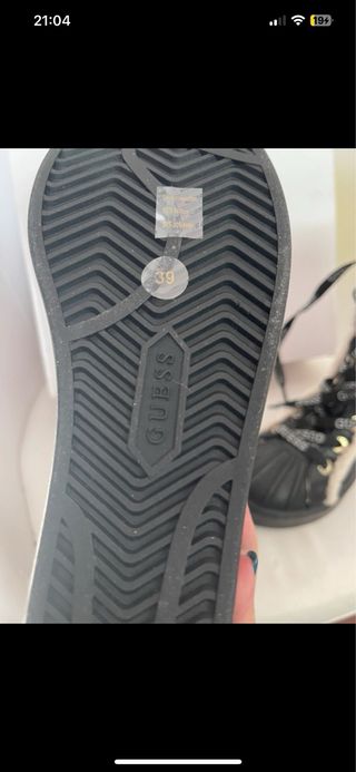 Botas Guess borreguito negras y blancas nuevas