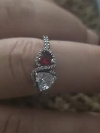 Anillo Doble Corazón Rojo y Plateado