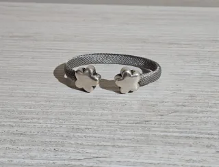 Pulsera malla con charms flor plata