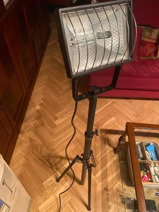 Foco 500W Massive con trípode Bombilla nueva