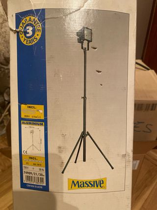 Foco 500W Massive con trípode Bombilla nueva