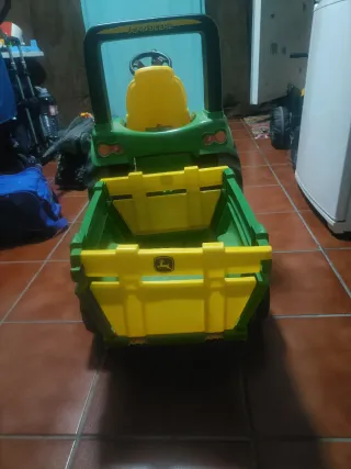 Tractor John Deere a pedales con remolque