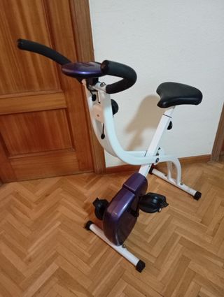 Bicicleta Estática Plegable blanca