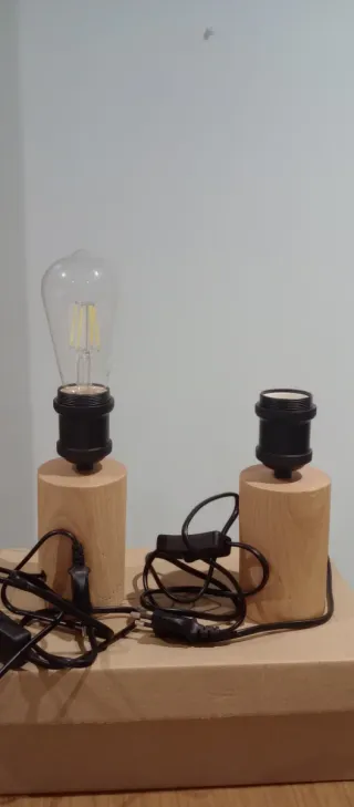 Lámparas de madera y metal