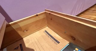 Escritorio de madera ( regalo la silla )