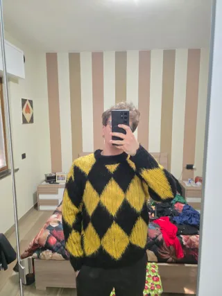 Maglione a rombi giallo e nero taglia M