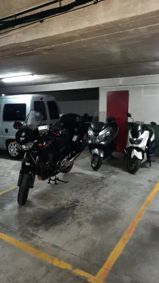 Se alquila plaza de garaje para moto