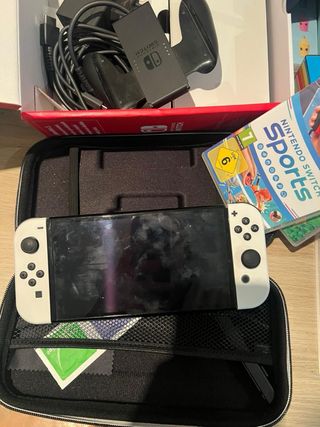 Nintendo Switch OLED + 3 Giochi