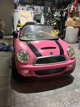 Coche de juguete a batería rosa