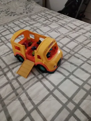 Autobús Escolar Battat con Luces y Sonido