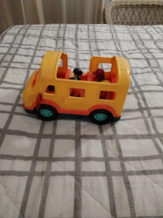 Autobús Escolar Battat con Luces y Sonido