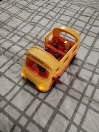 Autobús Escolar Battat con Luces y Sonido