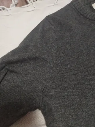 Jersey Hollister Gris Talla L