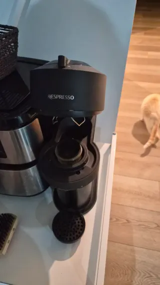 Cafetera Nespresso Ventura Negra