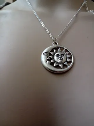 Collana in acciaio con sole e luna